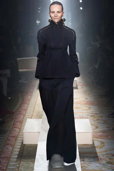 Look 4